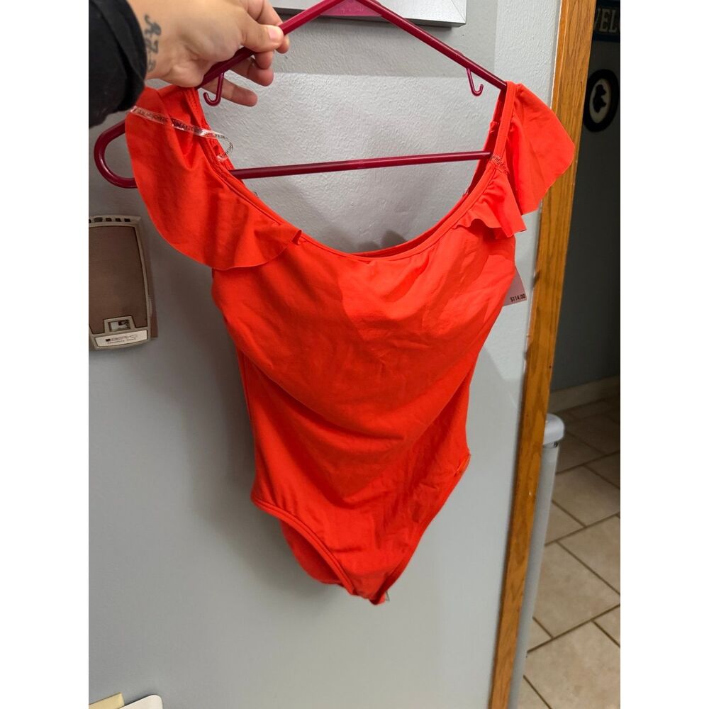 Vince Camuto Off the Shoulder Ruffle Swimsuit Women's Size Small - 6 NWT